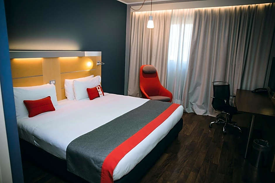 Holiday Inn Express Milan-Malpensa Airport By IHG