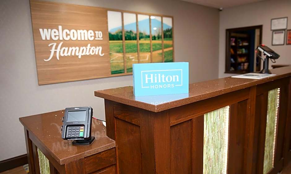 Hampton Inn & Suites Williamsport-Faxon Exit