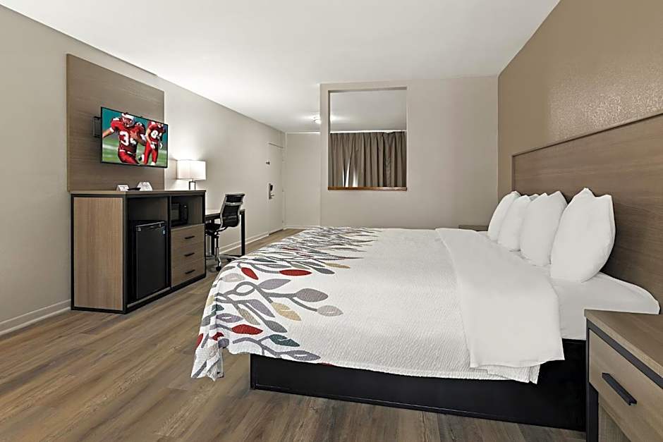 Red Roof Inn & Suites Monroe, NC