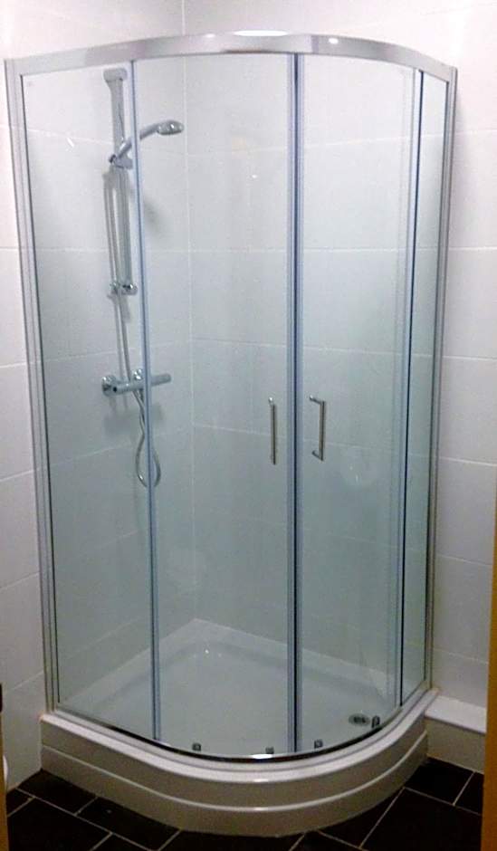 Strawberry Bank Hotel, NEC