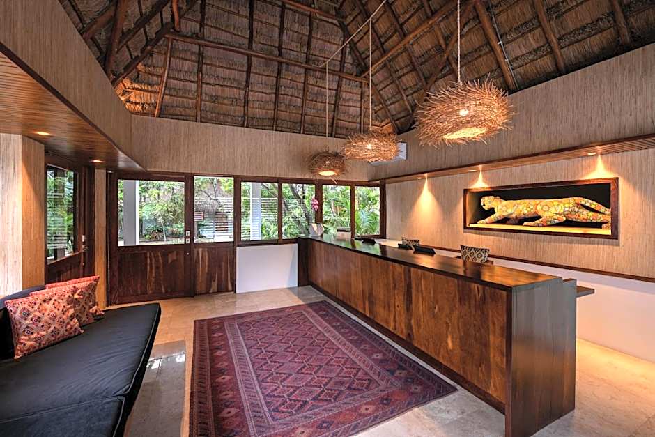 Casa del Jaguar Beach Hotel