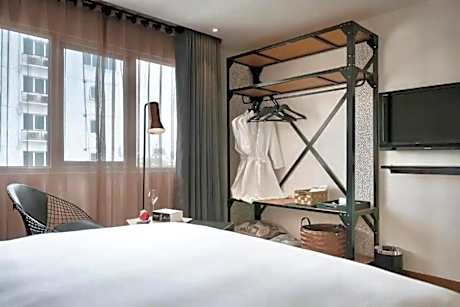 Premium Quadruple Room