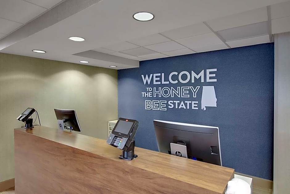 Hampton Inn By Hilton Birmingham-Colonnade 280