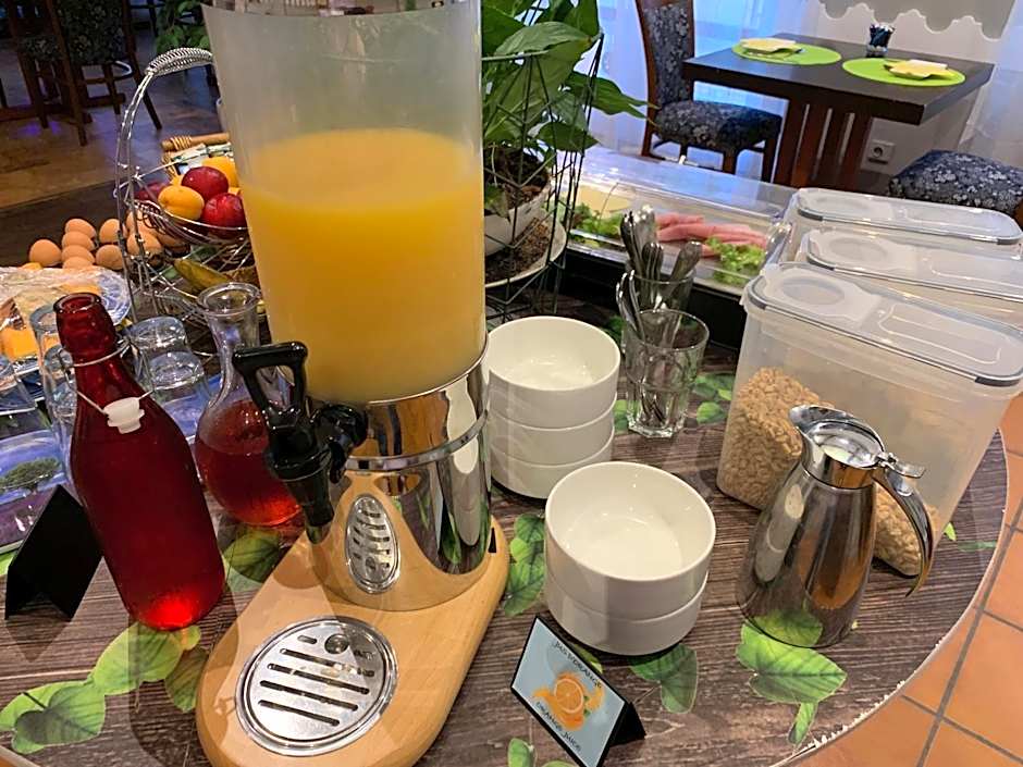 L'EMBLEME - BOUTIQUE HOTEL