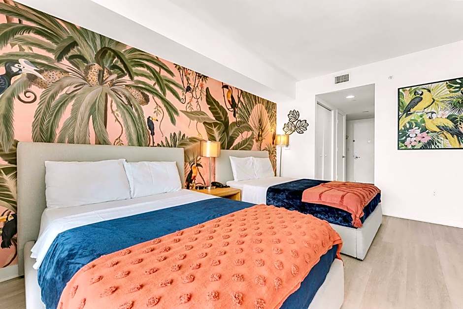 Water View Building With Pool - 5-Min Walk To The Beach - Cozy Studios