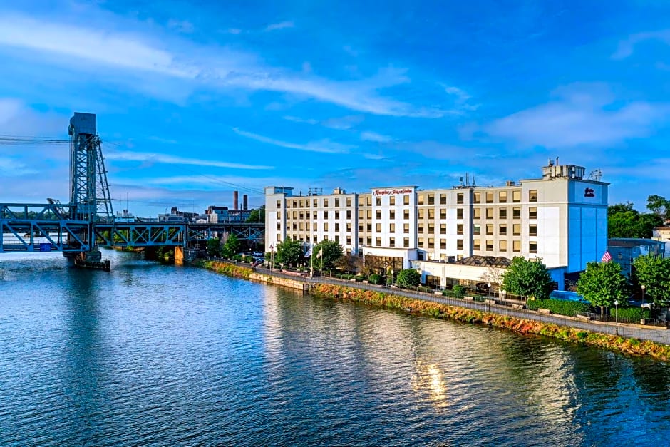 Hampton Inn By Hilton & Suites Newark-Harrison-Riverwalk
