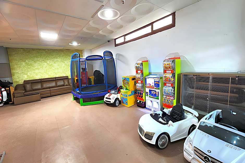 Kids & Family Hotel
