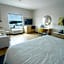 Hampton Inn & Suites Mission