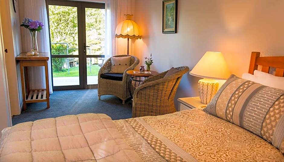 Rolling Hills Country Stay B&B