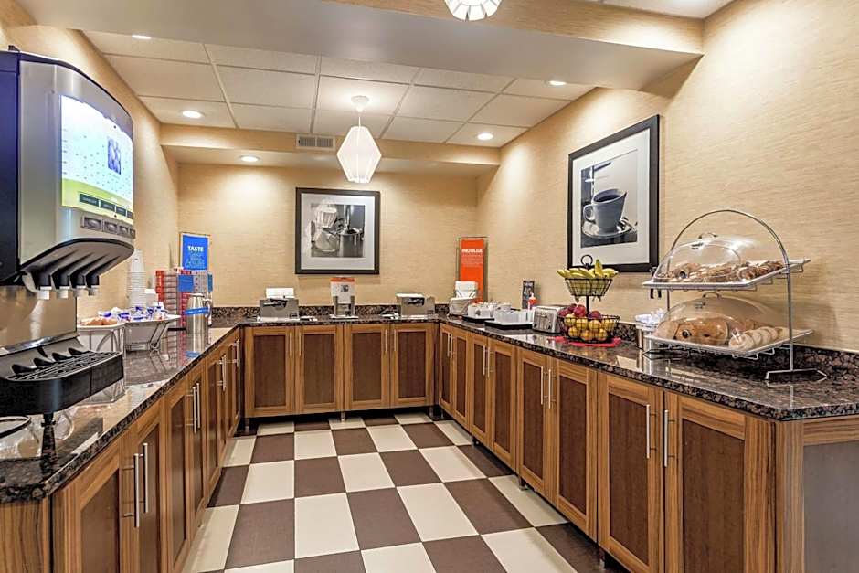 Hampton Inn Milwaukee-Airport