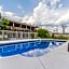 Quality Hotel & Suites
