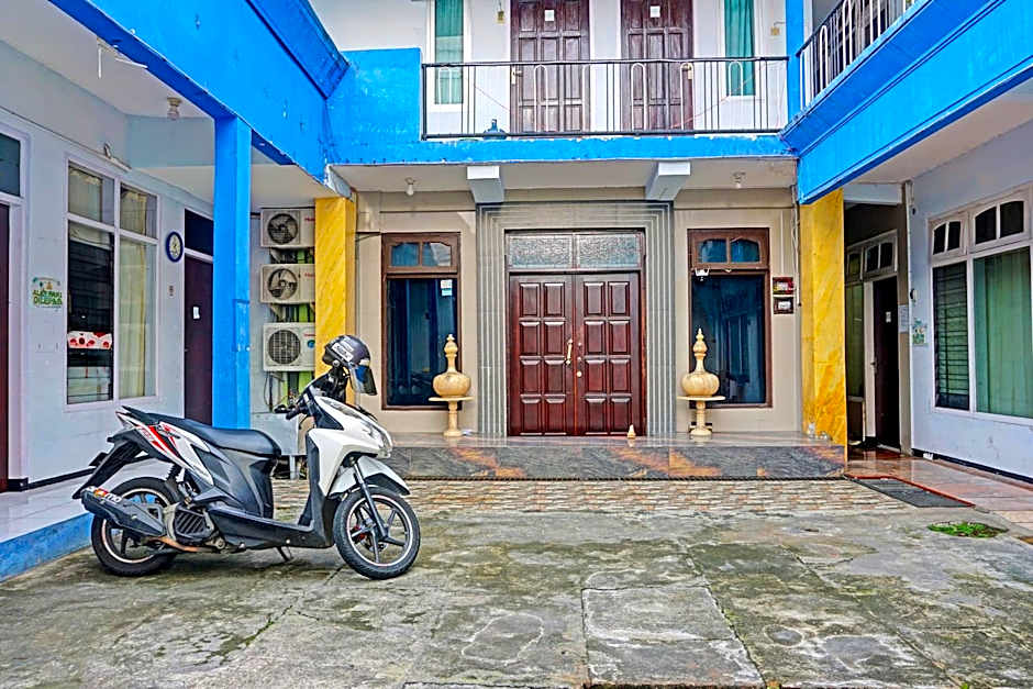 OYO Life 1711 Serayu Sumbersari Residence