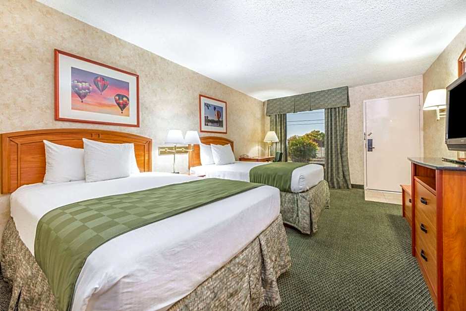 Days Inn & Suites by Wyndham Albuquerque North