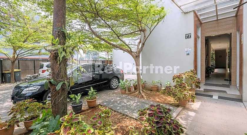 Palm Eight Mitra RedDoorz