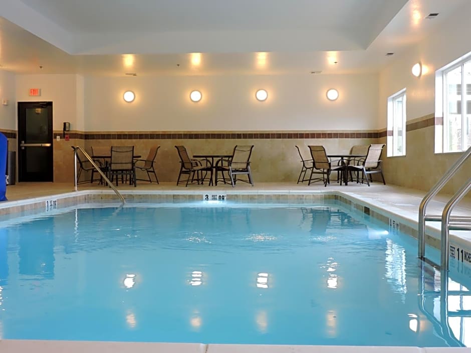 Holiday Inn Express and Suites Montgomery, an IHG Hotel