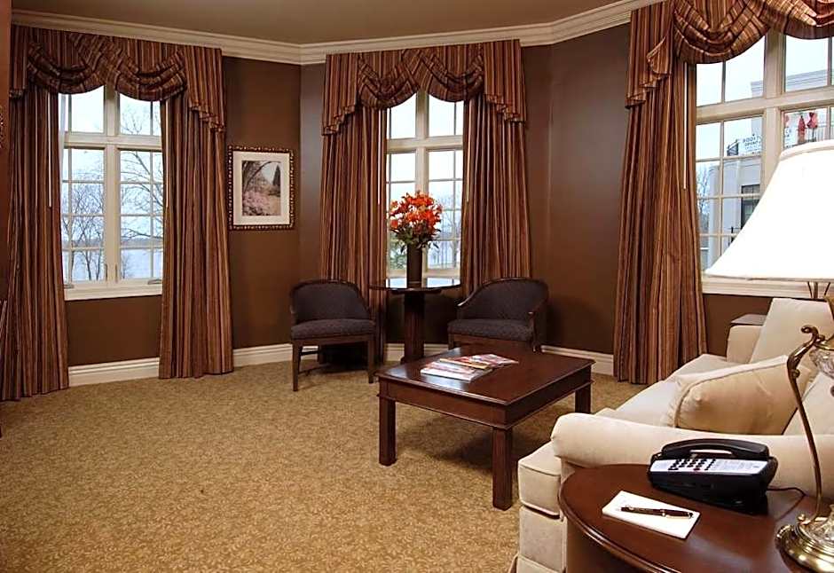 River Inn Of Harbor Town