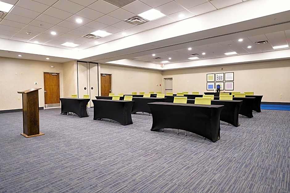 Holiday Inn Express Charleston-Civic Center By IHG