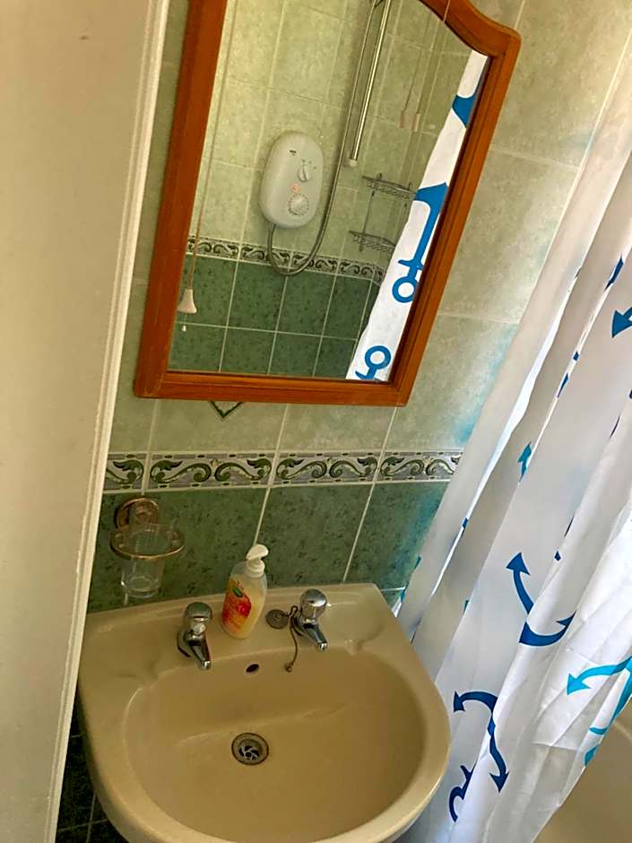 Harman Suites Self-Catering Apartments Free WIFI & Parking