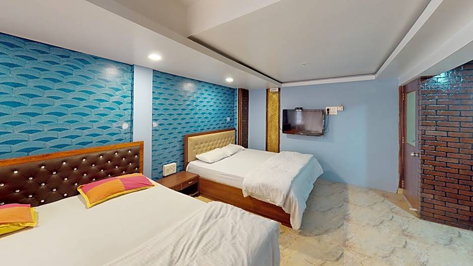 Round Cube Guest House