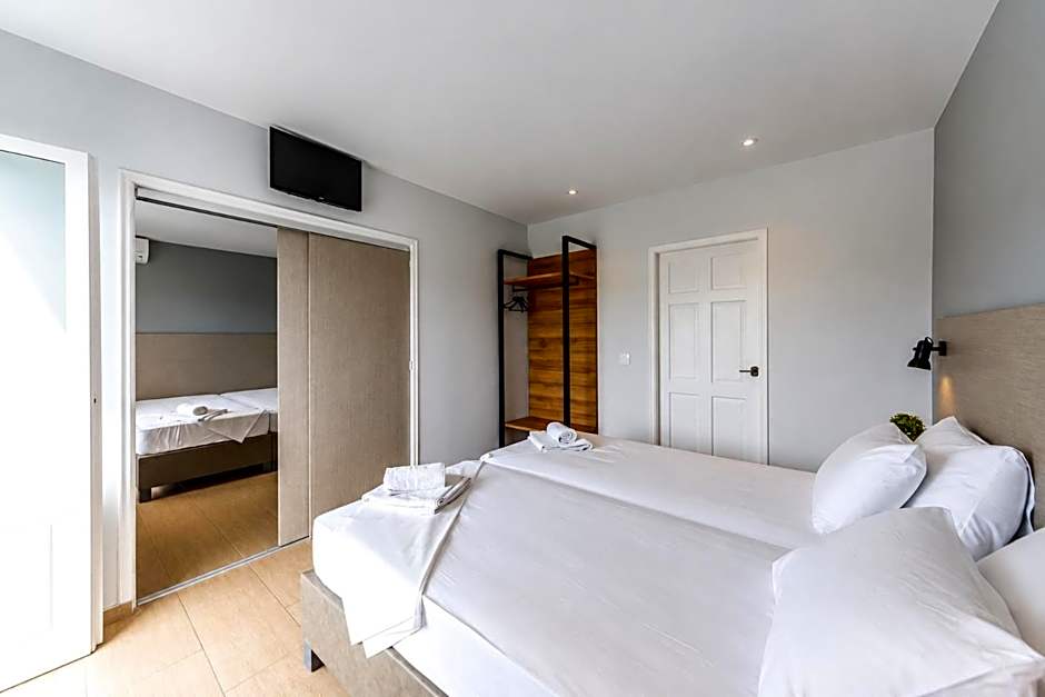 Nikos Villas - Poolside Getaways in Kavos, Corfu