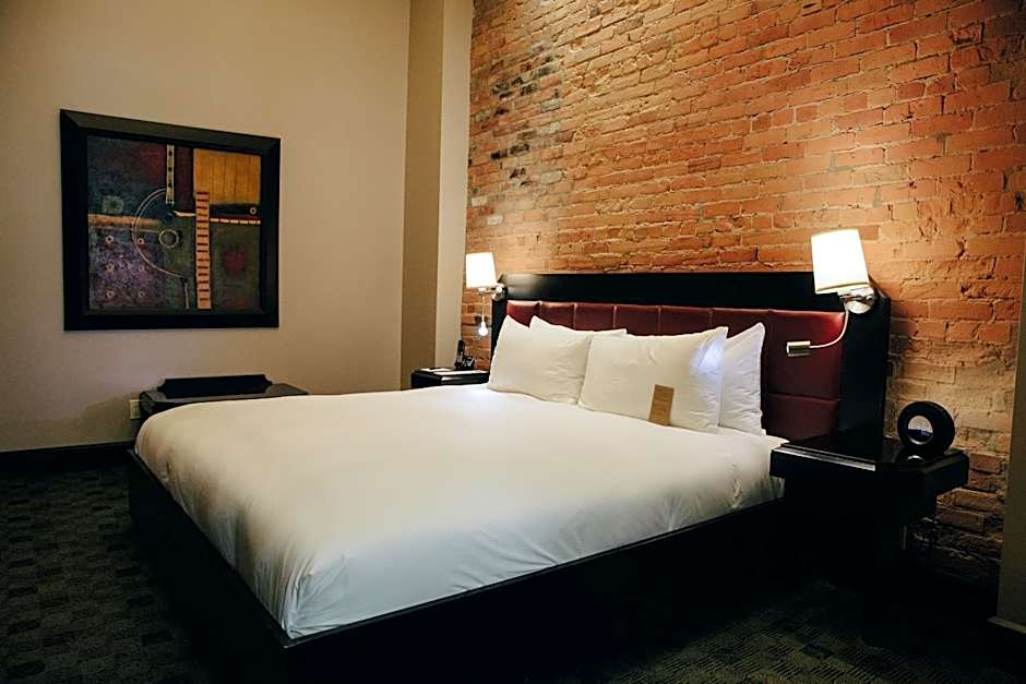 Le Place d Armes Hotel Suites