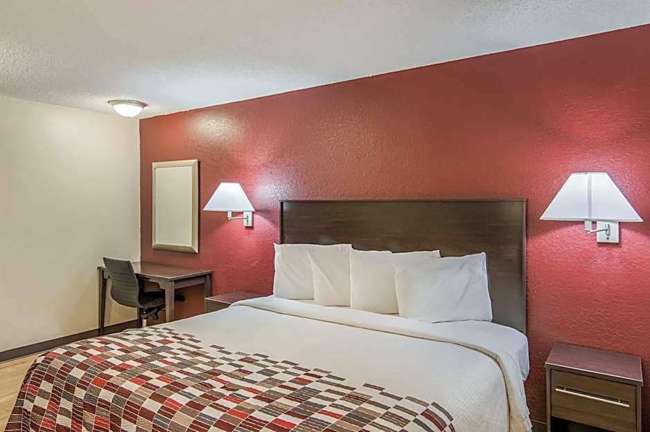Red Roof Inn & Suites Pensacola East - Milton