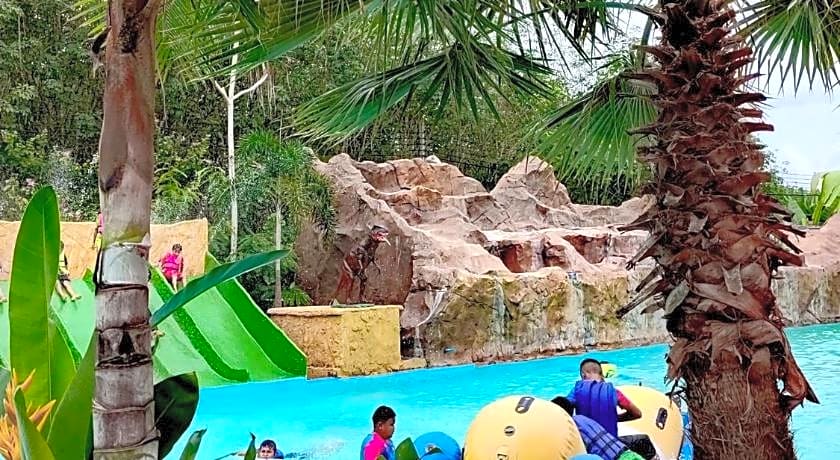 Trang Villa Hotel and Water Park