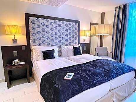 Economy Double Room (1 Queen Bed)