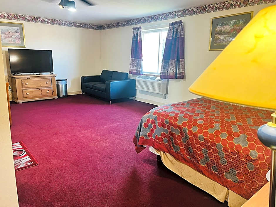 Villa Inn Motel Near Hwy 12 WI Capital O