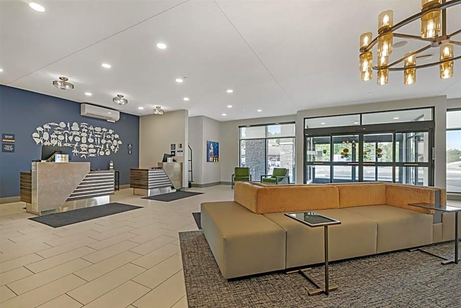 Best Western Plus Marquette Hotel & Suites