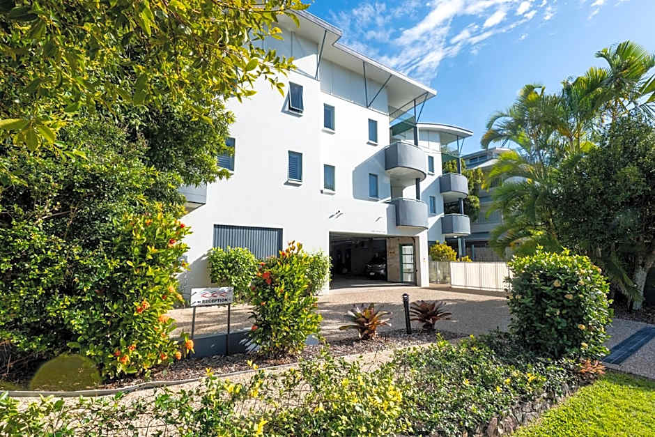 Noosa River Sandy Shores Hotel