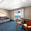 Clearwater Lakeshore Motel