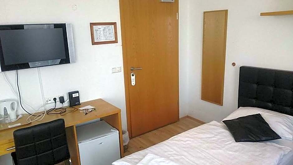 101 Guesthouse Hotel