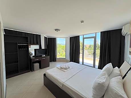 Quadruple Room with Balcony