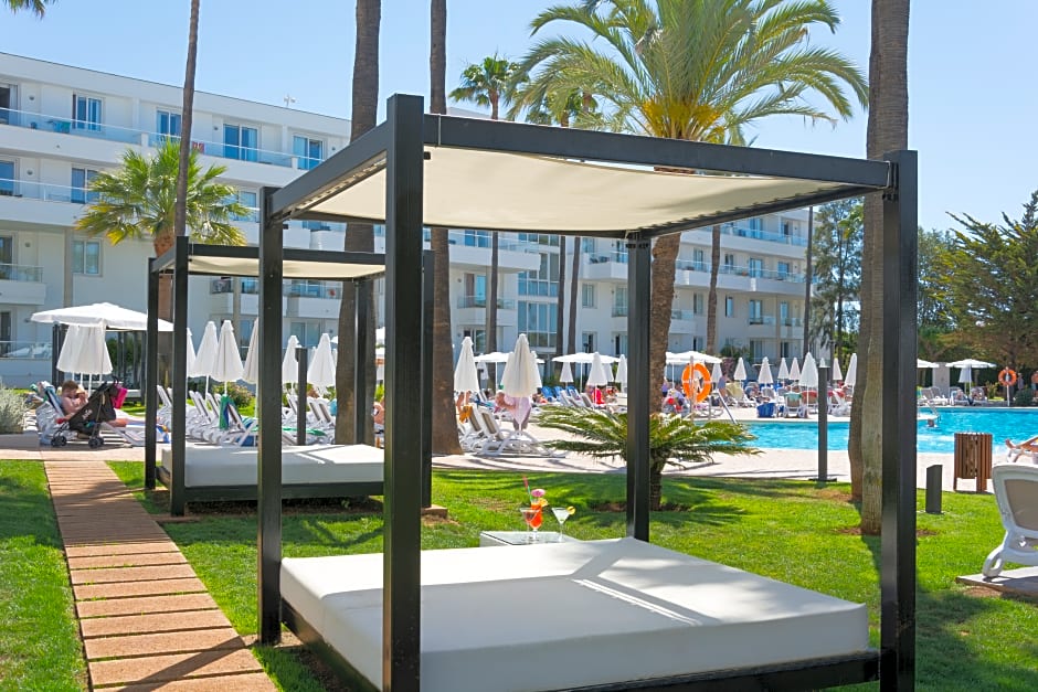 Protur Vista Badía Aparthotel