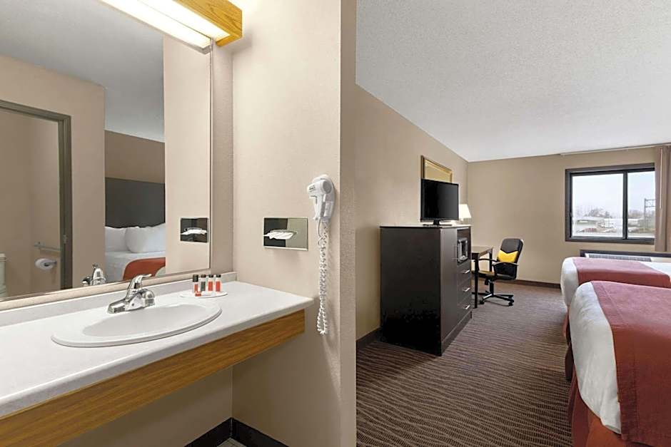 Baymont by Wyndham Sioux Falls North/I-29/Russell St