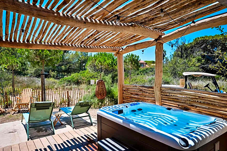 Le Hameau des Pesquiers Ecolodge, Curio Collection by Hilton