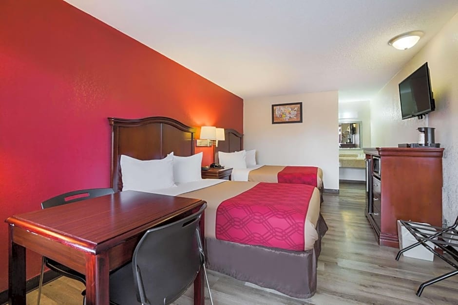 Econo Lodge Parkway/Historic Area