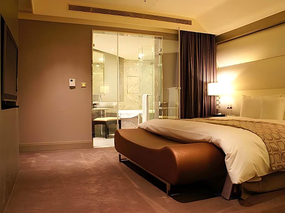 Monarch Skyline International Hotel