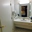 Days Inn & Suites by Wyndham Arlington Heights