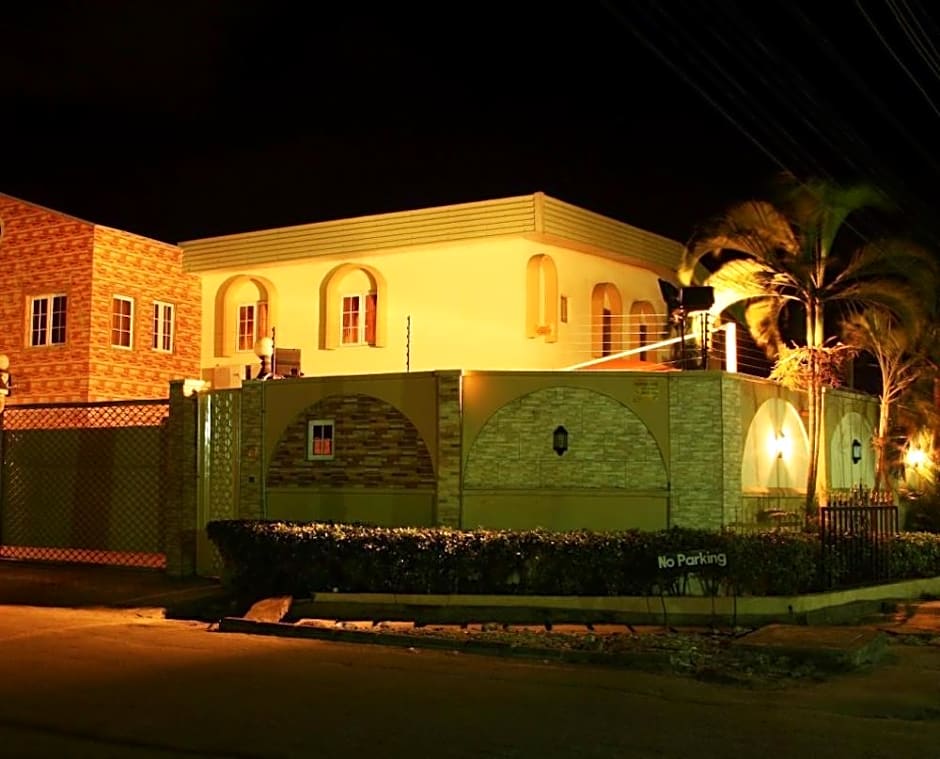 Charlies Place and Suites