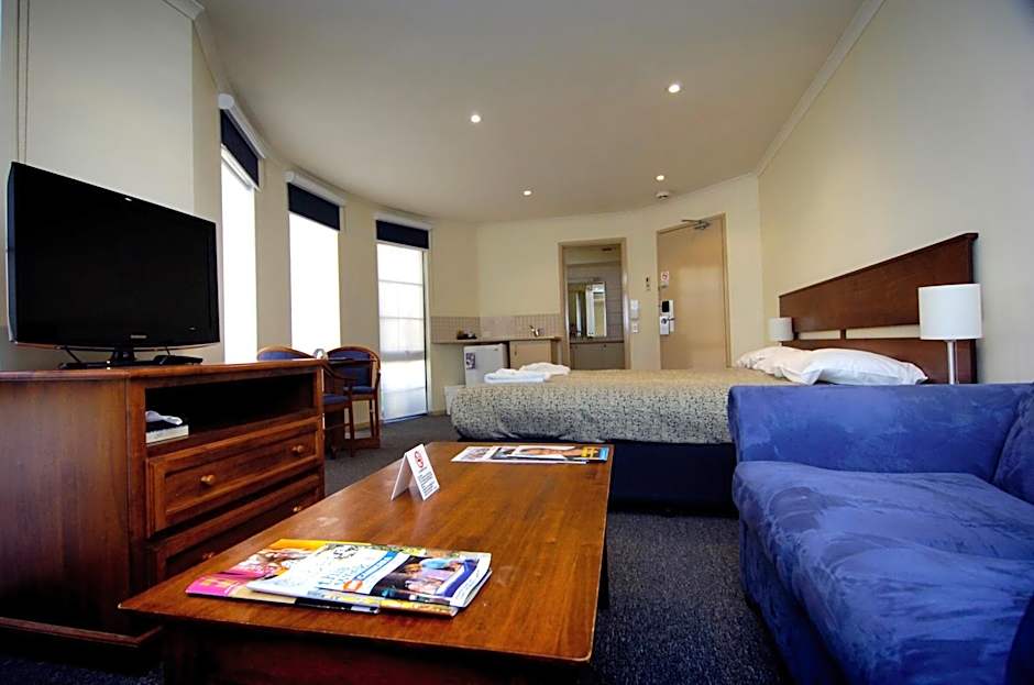 Canberra Parklands Central Apartment Hotel
