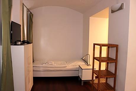 Double Studio Basement