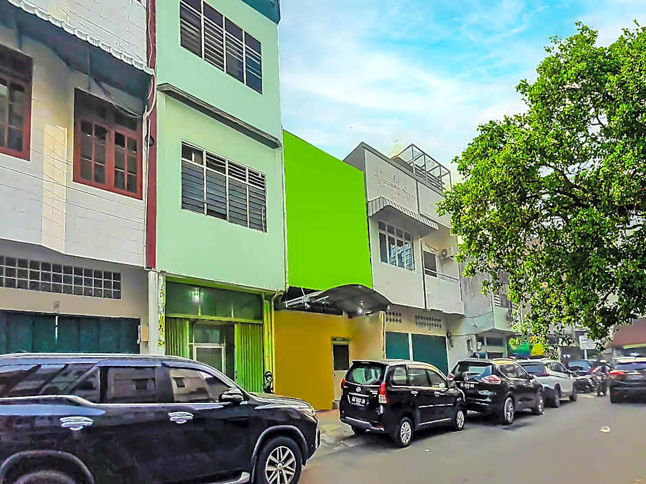 SPOT ON 92236 Kediri Family Homestay