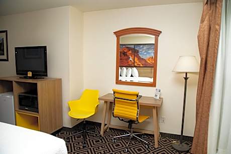 1 King Bed Non-Smoking
