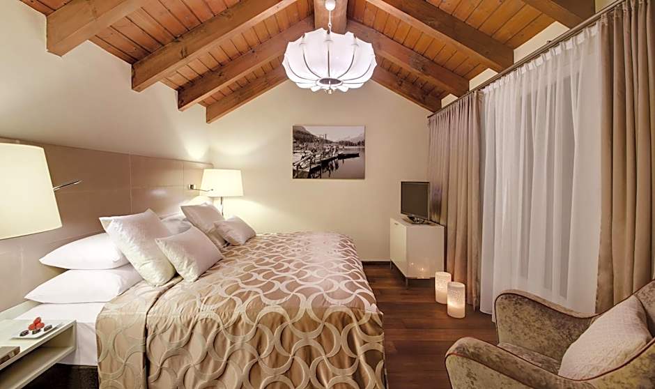Photo 1 of 7 of Alpine Suite