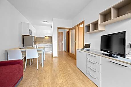 Deluxe One Bedroom Apartment with Balcony