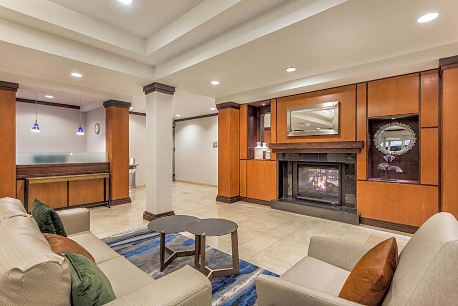 Fairfield Inn & Suites by Marriott Madison East