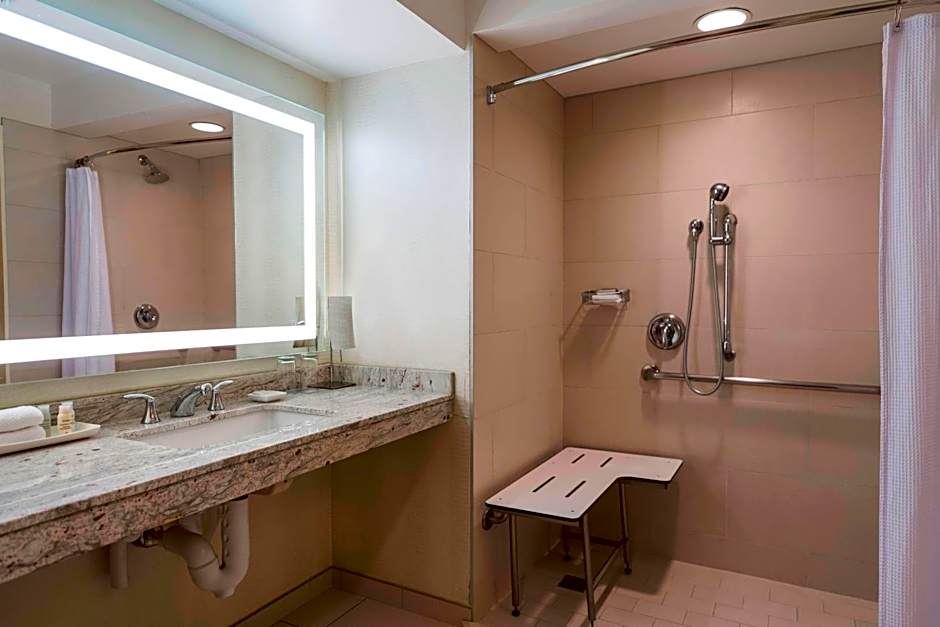 Renaissance by Marriott Baton Rouge Hotel