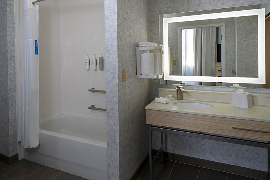 Hampton Inn By Hilton And Suites Montgomery-Downtown